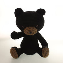 Load image into Gallery viewer, Freeman - Crochet bear
